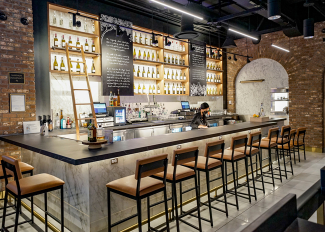 best practices MG2 Vyne SeaTacAirport Bar Credit FotoBriceno