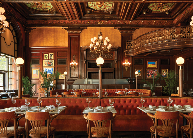 Rather than pull from the 1910s when the DuPont Hotel was built, Stokes’ design team pulled from the 1940s to ’60s, weaving in threads through decades of design. The historic hotel’s reimagined signature restaurant, Le Cavelier at The Green Room, now feels both nostalgic and modern. Image courtesy of Jason Varney