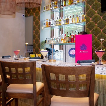 rm lincoln center bar credit  molly tavoletti.jpg.jpg